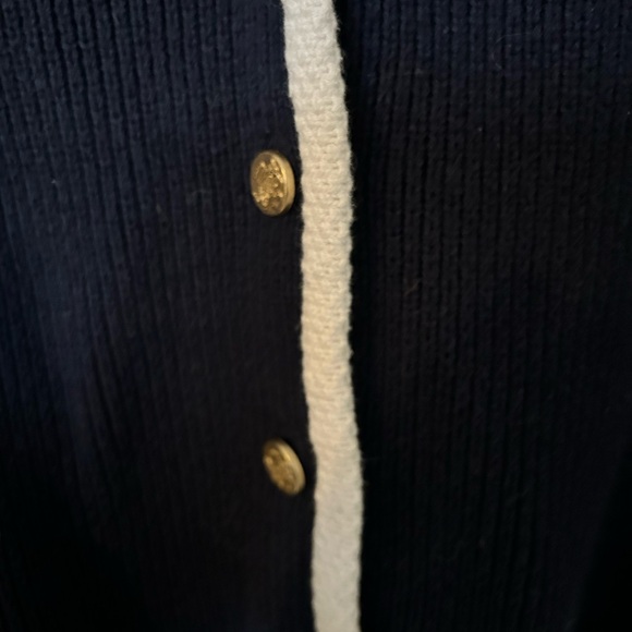 Abercrombie & Fitch Navy Sleeveless V-Neck Button-Front Vest with Cream Trim - Picture 4 of 5